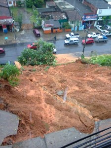 Deslizamento de terras em Ilheus (foto Ivan Lima)