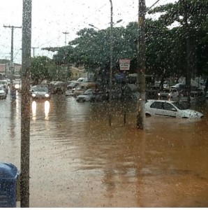 Dia de caos no trânsito em Salvador