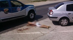 bandido é morto após tentar roubar mulher