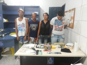 xxx (a direita na foto) era o chefe da quadrilha