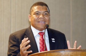 Walmir e a lei da física: dois corpos ocupando o mesmo espaço?