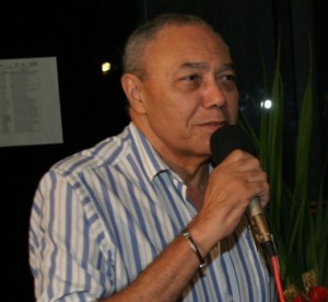 Vily volta à campo depois do Hexa