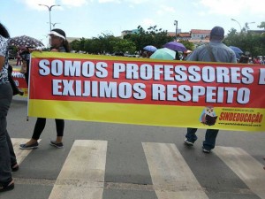 Pelo jeito a gramática também aderiu à greve