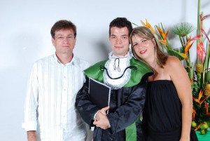 Alexander Birbair com os professores Rachel Passos e Joao Dias - UESC