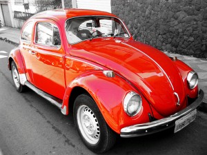 De acordo com a Policial Militar de São Paulo se o Fusca for vermelho cabem cinco pessoas...