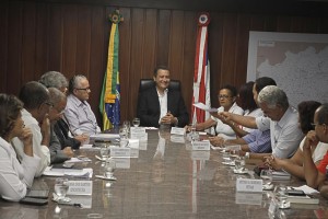 Governador Rui Costa em reunião com representantes dos sindicatos baianos discute o reajuste salarial para o funcionalismo público. Foto: Carla Ornelas/GOVBA