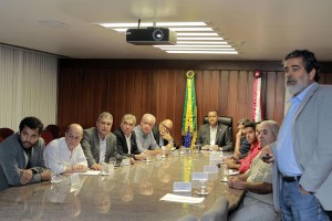 Governador Rui Costa em reunião com Deputados, Lideranças do PT e representantes sindicalistas do petróleo.Foto: Carla Ornelas/GOVBA