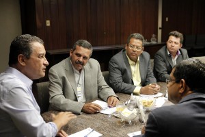 Reunião com prefeito de Itabuna Claudivane Leite e deputado federal Davidson Magalhães sobre estiagem no município e efeitos da seca para os produtores