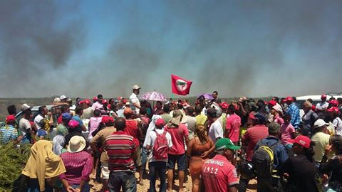MST faz ato em defesa de Lula e  pela Democracia em Sobrinho, Bahia. Perseguição ao ex-presidente desperta reação dos movimentos sociais em todo o Brasil.