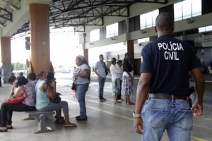 Departamento de Homicídio e Proteção à Pessoa (DHPP) através da "Delegacia Móvel" da Polícia Civil da Bahia realiza campanha para encontrar pessoas desaparecidas. Foto: Camila Souza/GOVBA