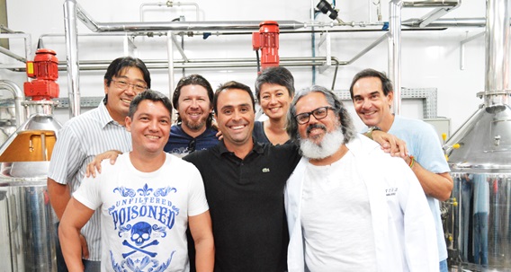 Fundadores do NECA na Microcervejaria da UESC: professores Marcelo O. Honda, Franco D.R. Amado, Ana Paula Uetanabaro, Mauro de Paula Moreira, Antônio Fabio Reis Figueiredo, Gustavo da Cruz e Zolacir T.O. Junior (Foto Julia Barreto)