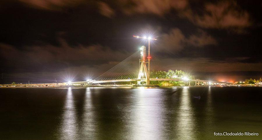 A nova ponte em Ilhéus ainda nem foi inaugurada e já ganhou status de cartão postal (fotos Clodoaldo Ribeiro)  